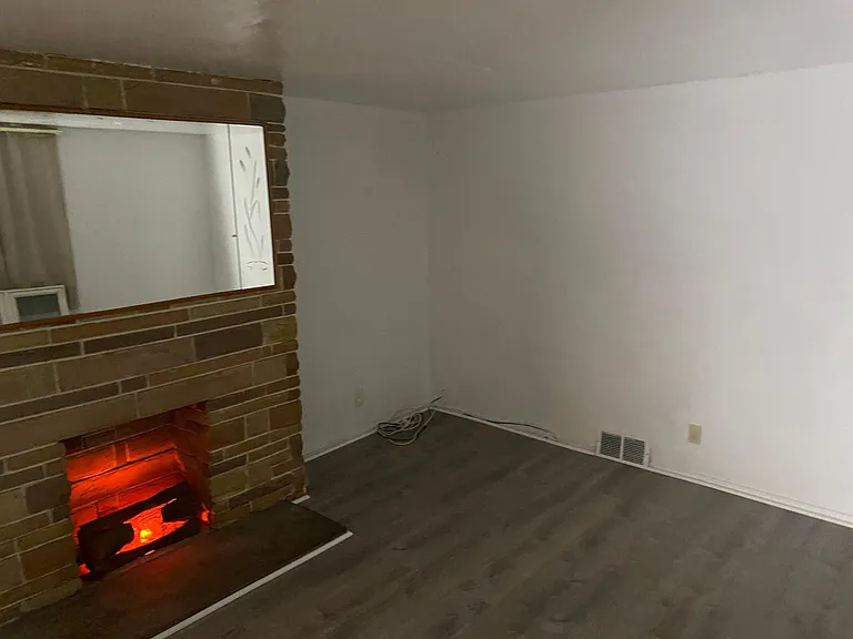 326 Hammond St — Photo 10