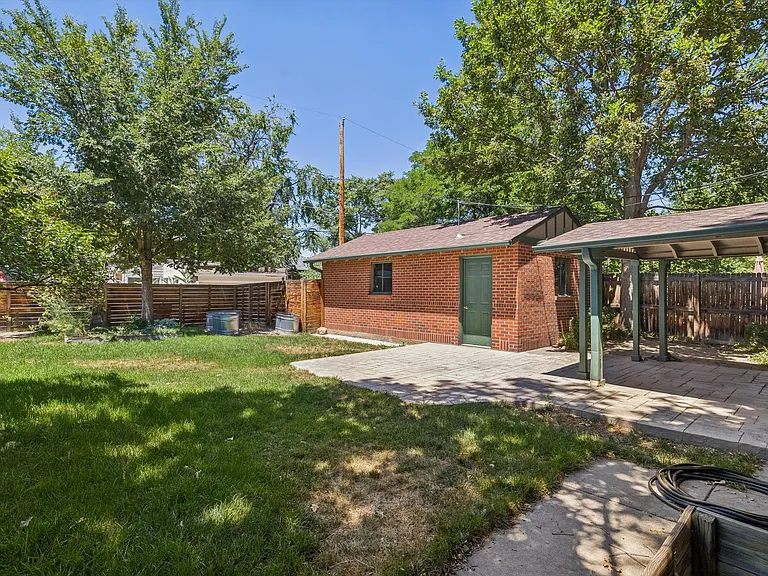 2277 Ivanhoe St — Photo 24