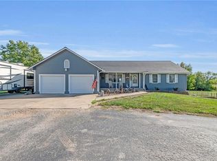 1421 N Elsea Smith Rd, Independence, MO 64056