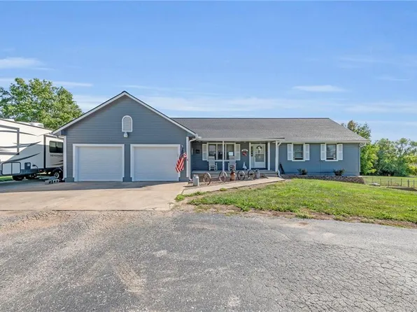 1421 N Elsea Smith Rd, Independence, MO 64056