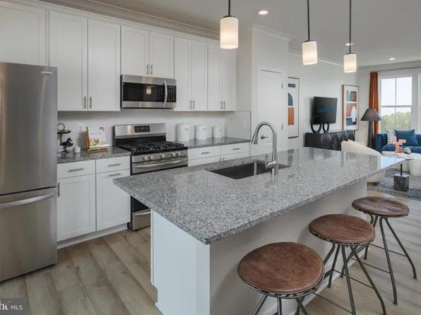 11539 Charlotte Bronte Ln, White Plains, MD 20695
