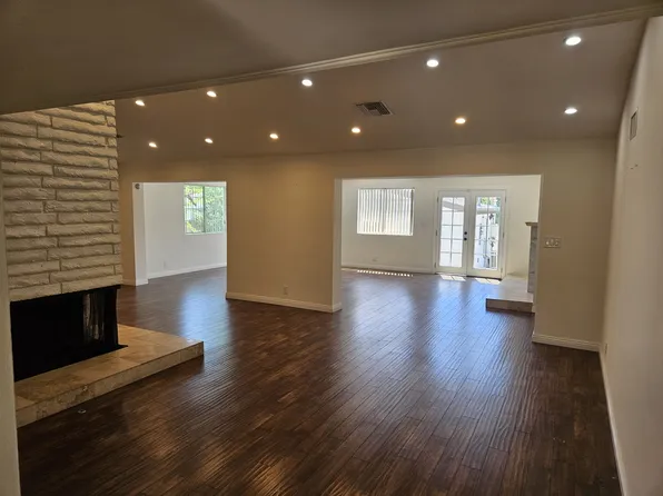 10049 Woodley Ave, North Hills, CA 91343