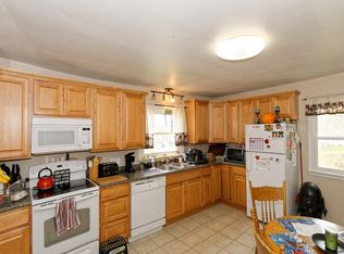 28 Madison St, Hoosick Falls, NY 12090