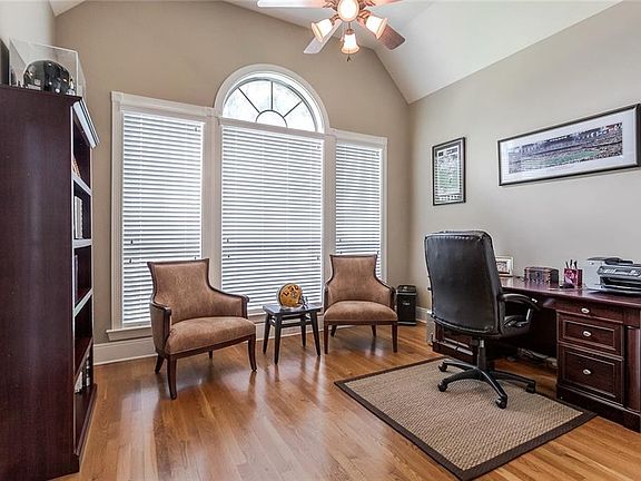 5th image of 172 Butternut Ln