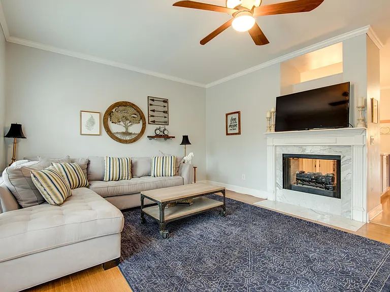 118 Carriage Ct — Photo 8