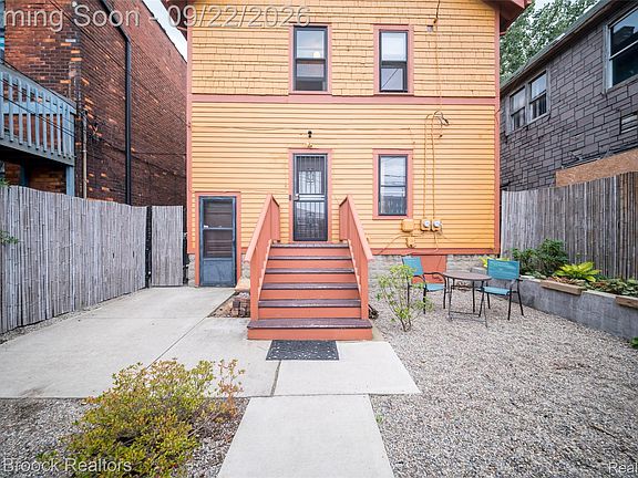 3rd image of 4010 Bagley St