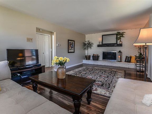 5th image of 2289 Delaware Dr