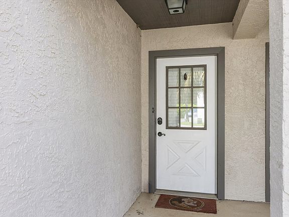 5th image of 1307 Airport Dr APT D2