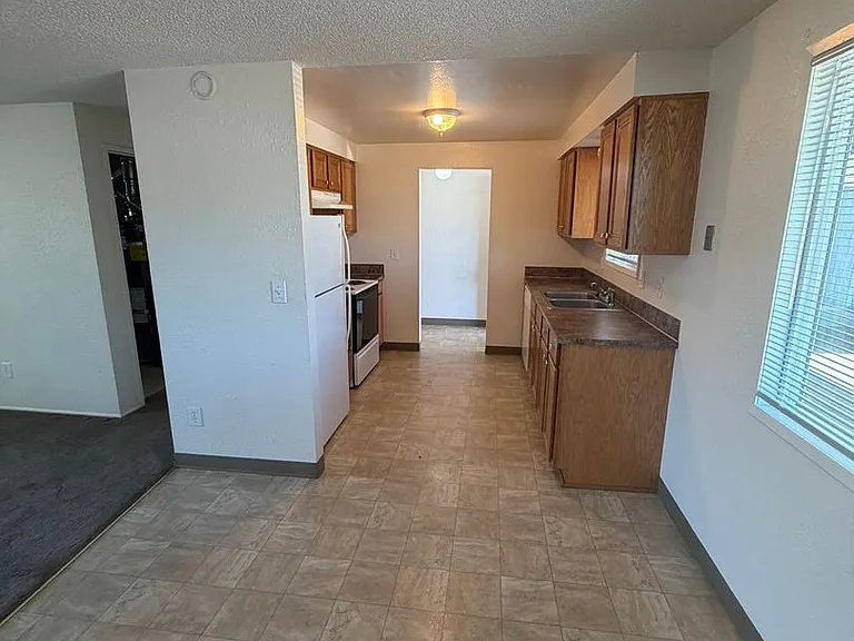2523 Pine Ln SE — Photo 4