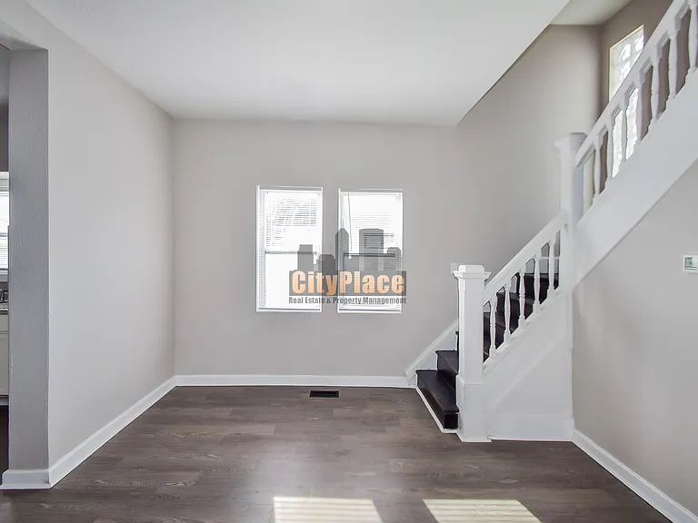 1541 Spruce St — Photo 7