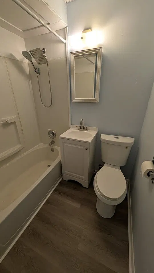 412 Burgess St — Photo 2