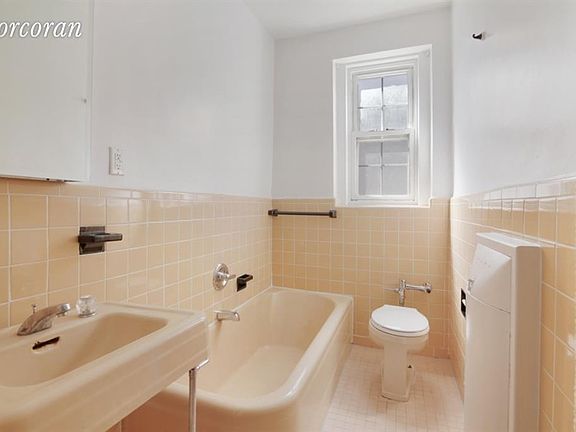 5th image of 225 Sterling Pl APT 4G