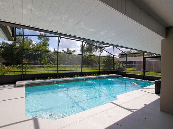 4th image of 1315 Guinevere Dr