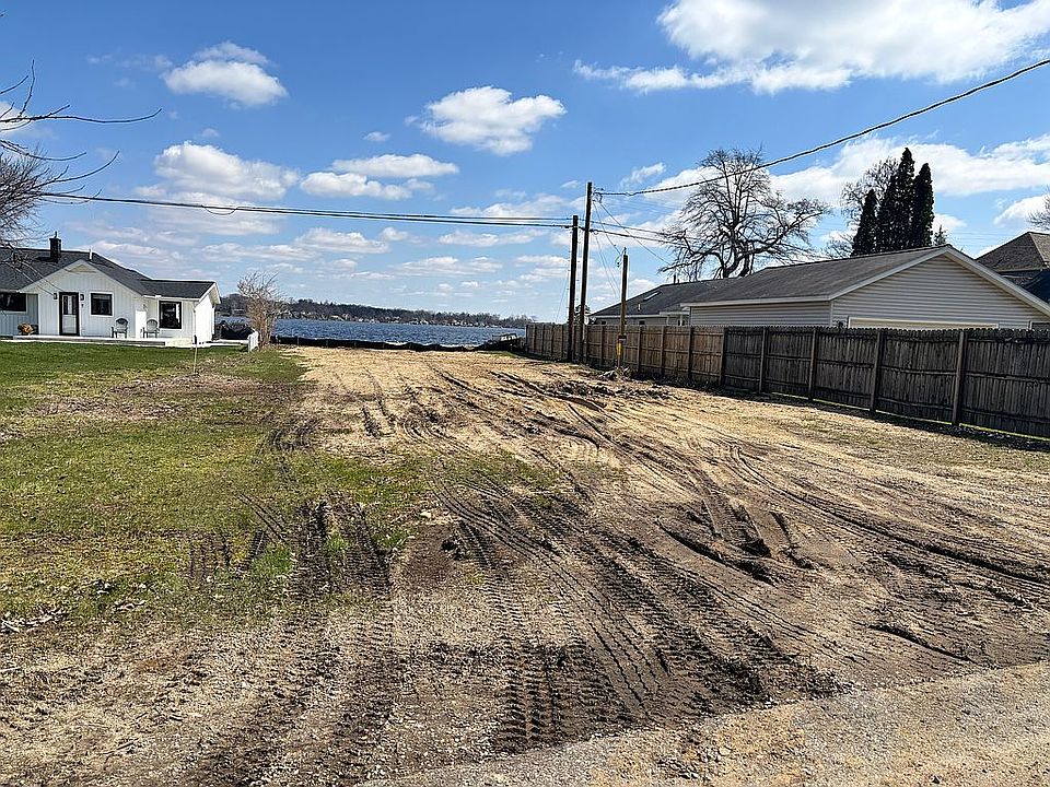 1st image of 527 S Shore Dr