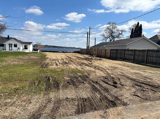 527 S Shore Dr, Portage, MI 49002