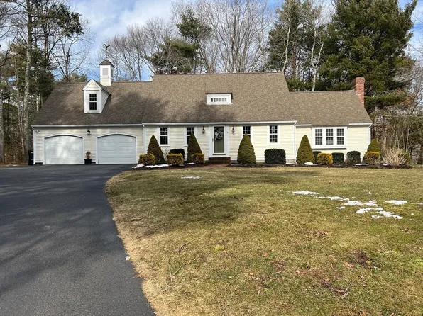 10 Sarah Ln, Raynham, MA 02767