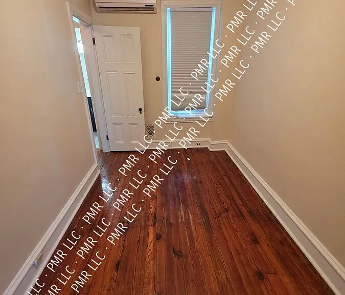 878 N Taylor St — Photo 13