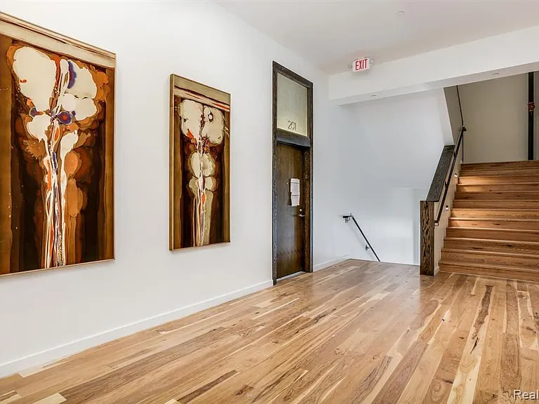 1454 Townsend St #303 — Photo 33
