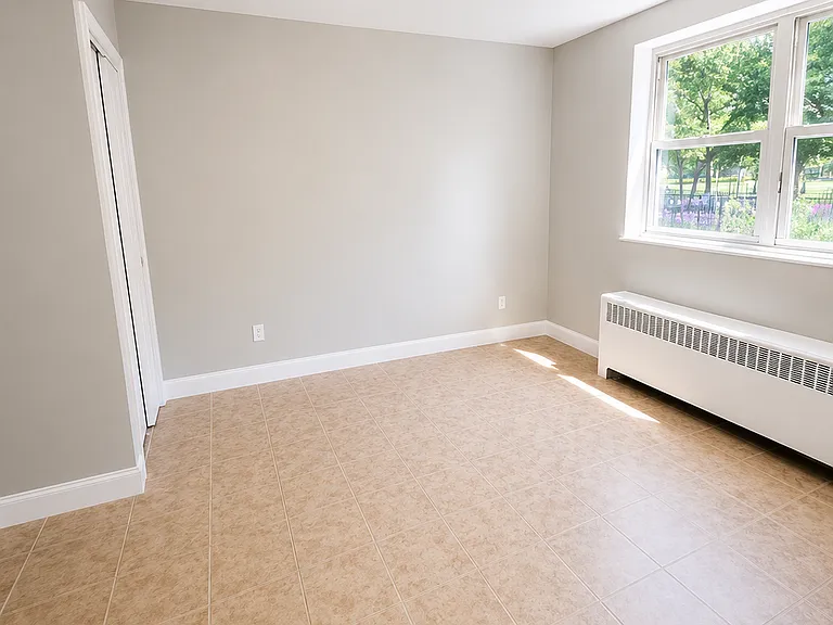 585-586 Elizabeth Ave #305 — Photo 4