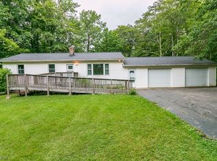 13514 Woodin Rd, Chardon, OH 44024