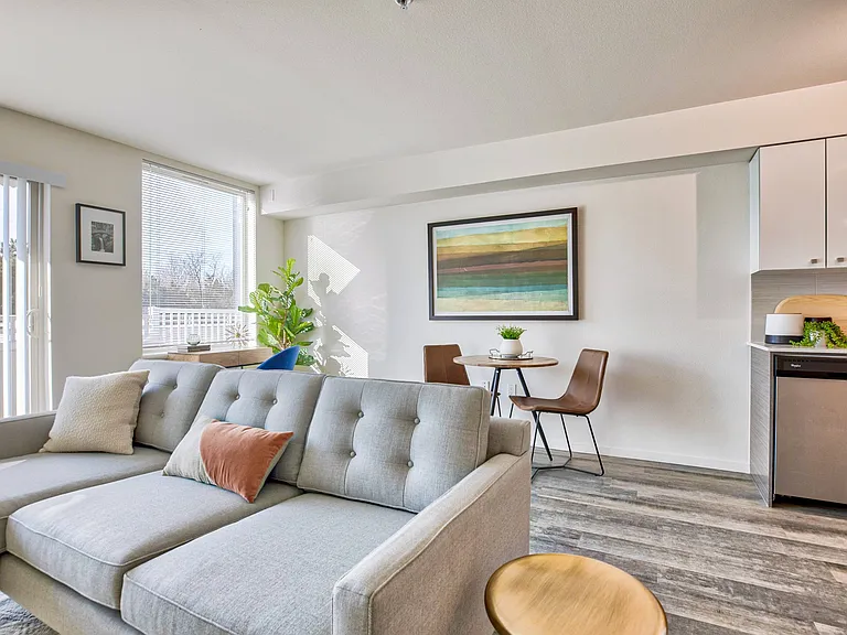 Angeline Apartments — Photo 7
