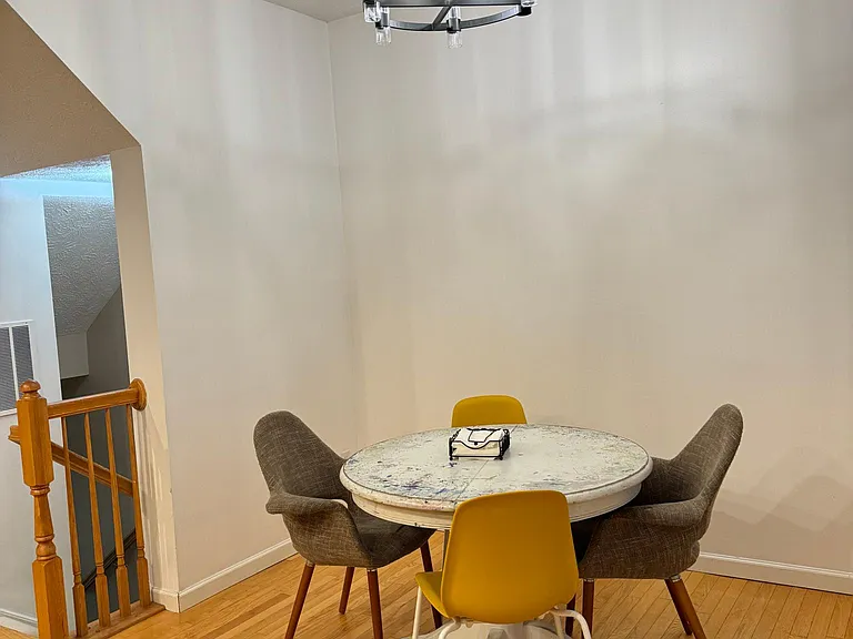 915 Tanglewood Dr — Photo 7