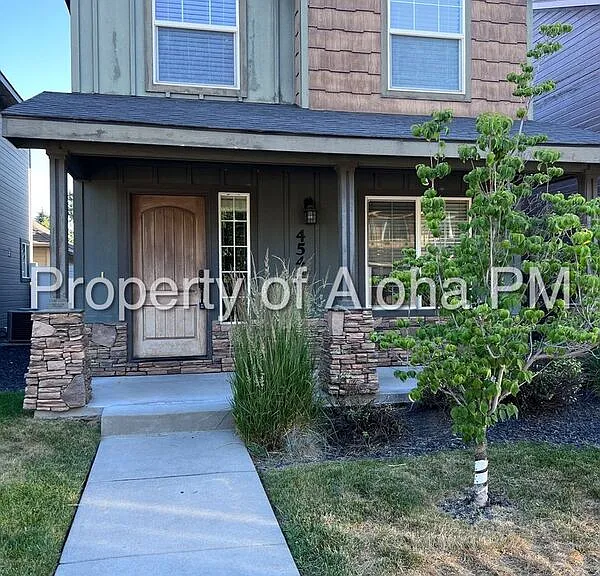 4542 W Brennen St — Photo 2