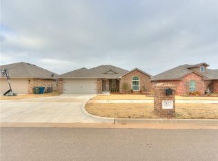 2512 Snapper Ln, Midwest City, OK 73130