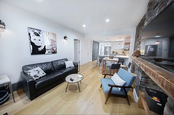 Rented by Safdie Realty Group | media 7