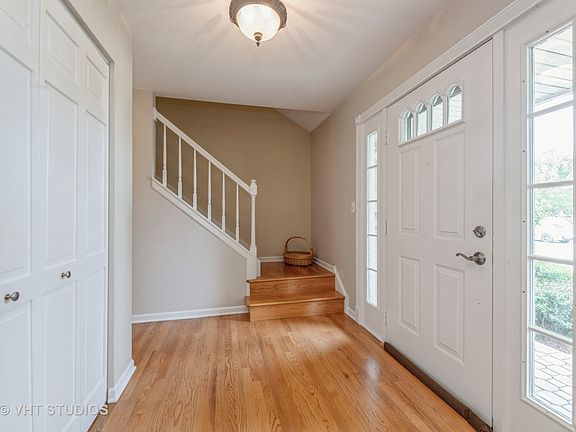 3rd image of 323 Camden Pl