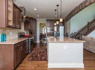 14501 Brookview Dr, Urbandale, IA 50323