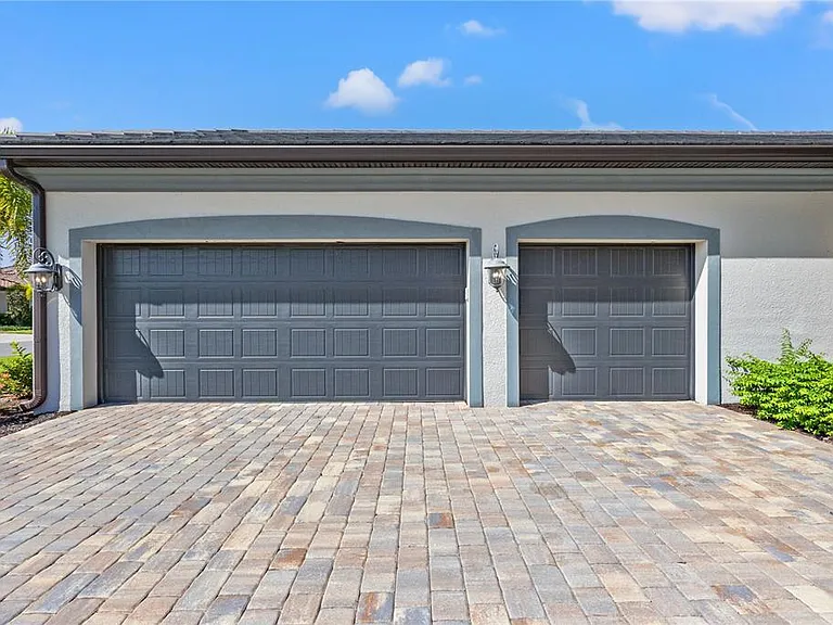 5623 Mulligan Way — Photo 32