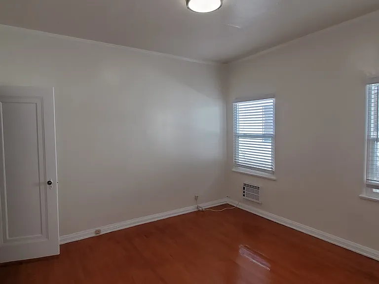 934 S Orange Grove Ave #1/2 — Photo 8