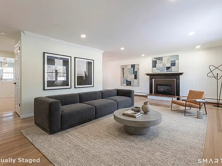 26 Kelly Rd — Photo 4