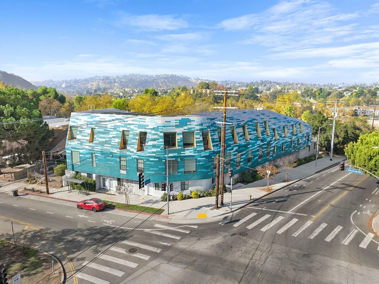 Arroyo LA Designer Studio Community Living — Photo 1