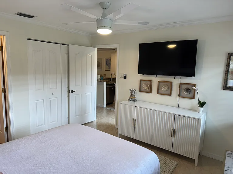 1800 Mariner Dr #6 — Photo 33