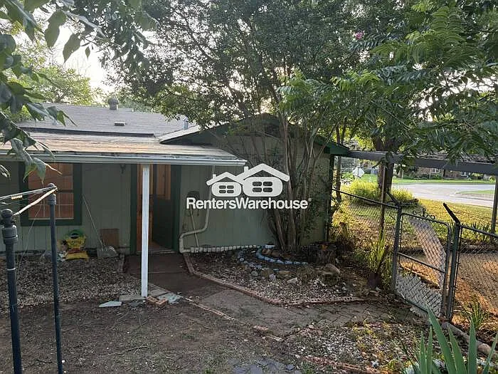 1501 Briarwood Blvd — Photo 5
