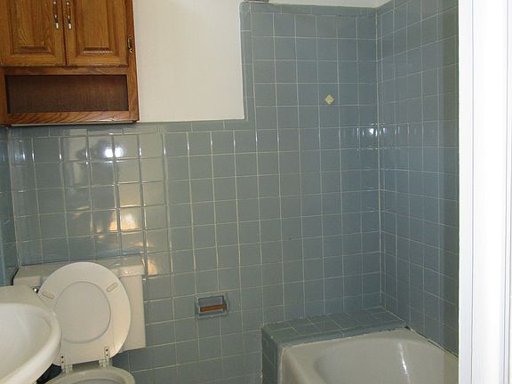 4th image of 1800 Waverly St APT 2