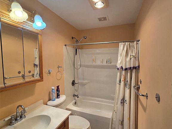 4th image of 105 Hill Dr