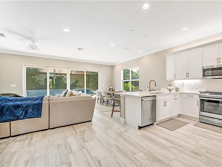 11453 Jacaranda Dr — Photo 6