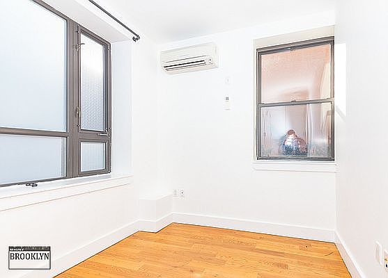 4th image of 69 Ten Eyck St #4E