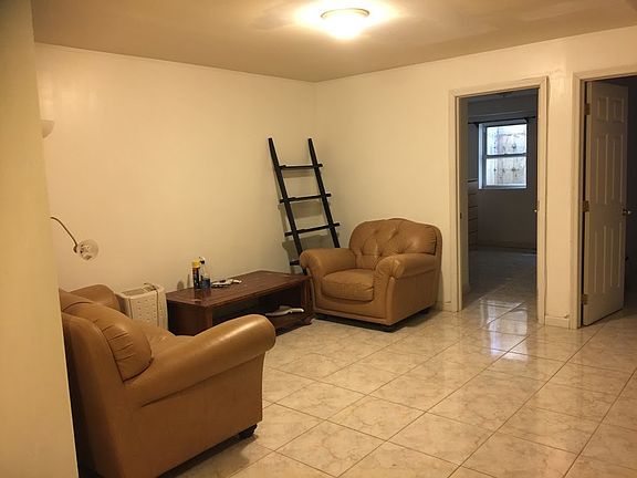 5th image of 16114 71st Ave