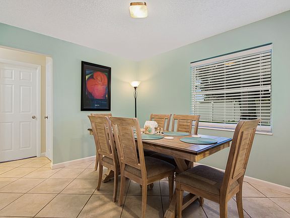 4th image of 165 Becora Ave