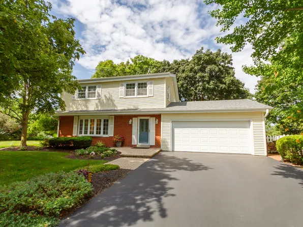 0N210 Robbins St, Winfield, IL 60190