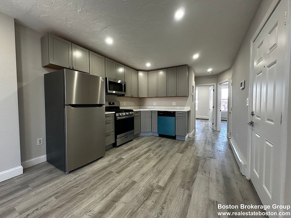 1st image of 92 Hammond St APT 4