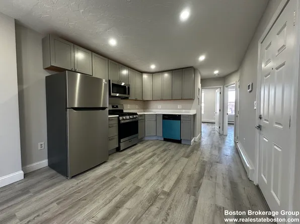 90 Hammond St, Boston, MA