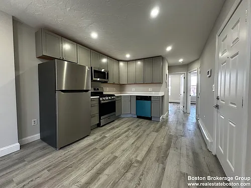 90 Hammond St #4 Photo 1