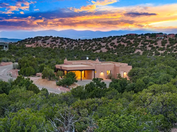 17 Luna De Tano, Santa Fe, NM 87506
