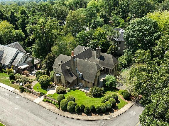 5th image of 1401 Windsor Cir