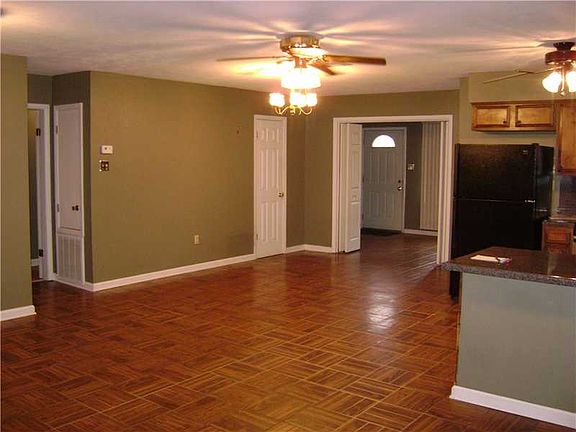 3rd image of 1704 Giuffrias Ave